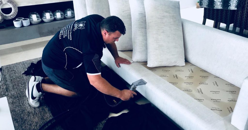 Steam Cleaning vs Dry Cleaning for Sofas: Which is Better?