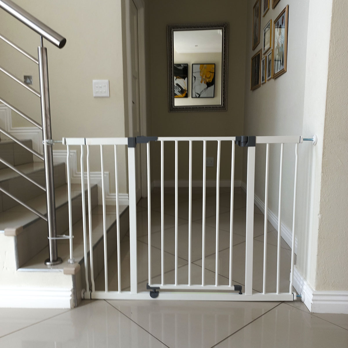 dreambaby-extra-wide-hallway-gate-plus-9cm-extension-modified